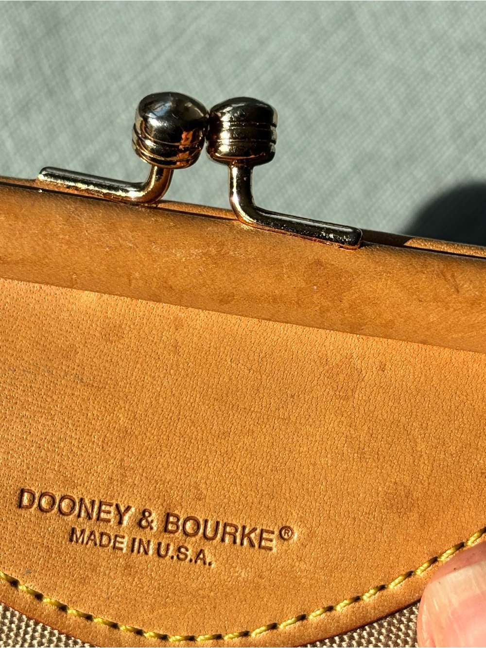 Vintage Dooney & Bourke Tan Vachetta Leather Trim Canvas Kiss-Lock Coin Purse - Picture 11 of 11